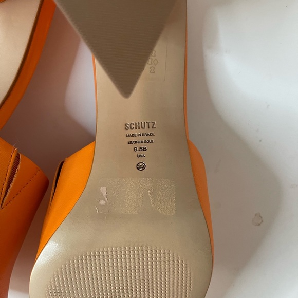 Schultz Heels, size 9.5 - Picture 6 of 9